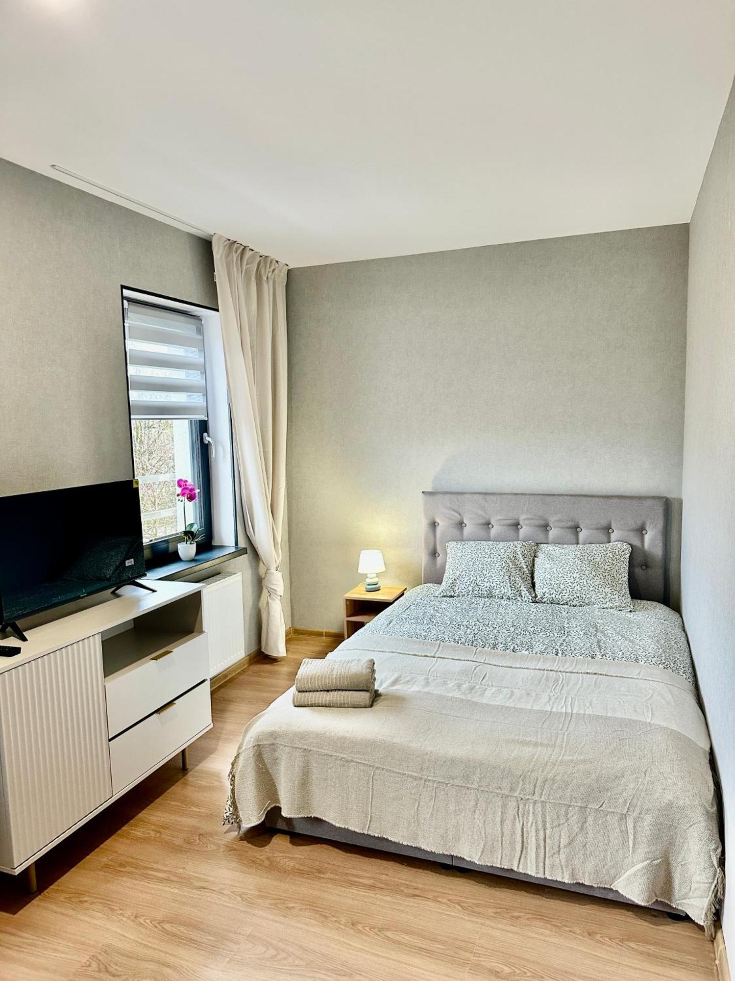 Poziom 4, Prywatna Lazienka, Wspolna Toaleta, Free Wi-fi, Free Parking * Kattowitz