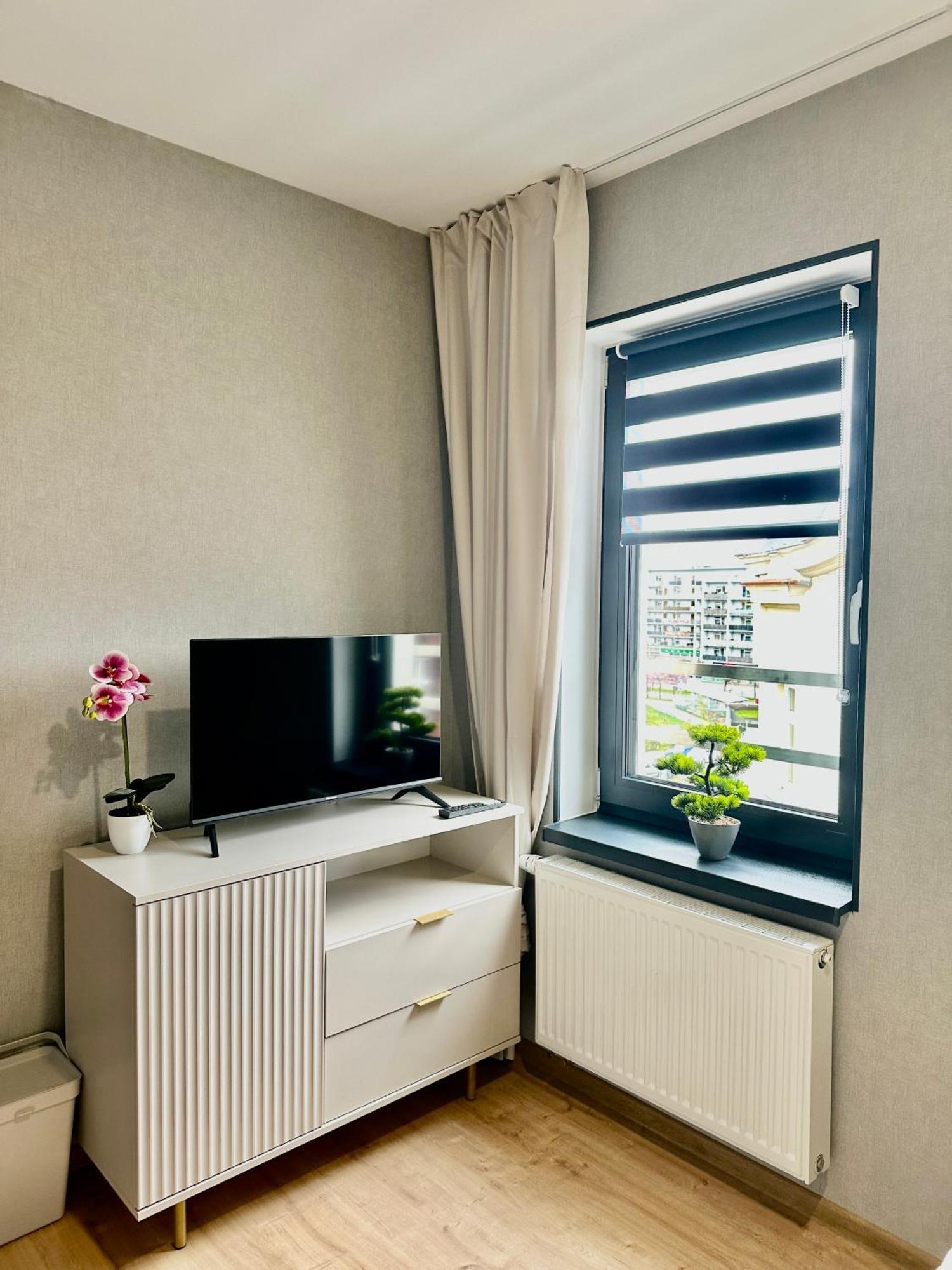 Poziom 4, Prywatna Lazienka, Wspolna Toaleta, Free Wi-fi, Free Parking *
