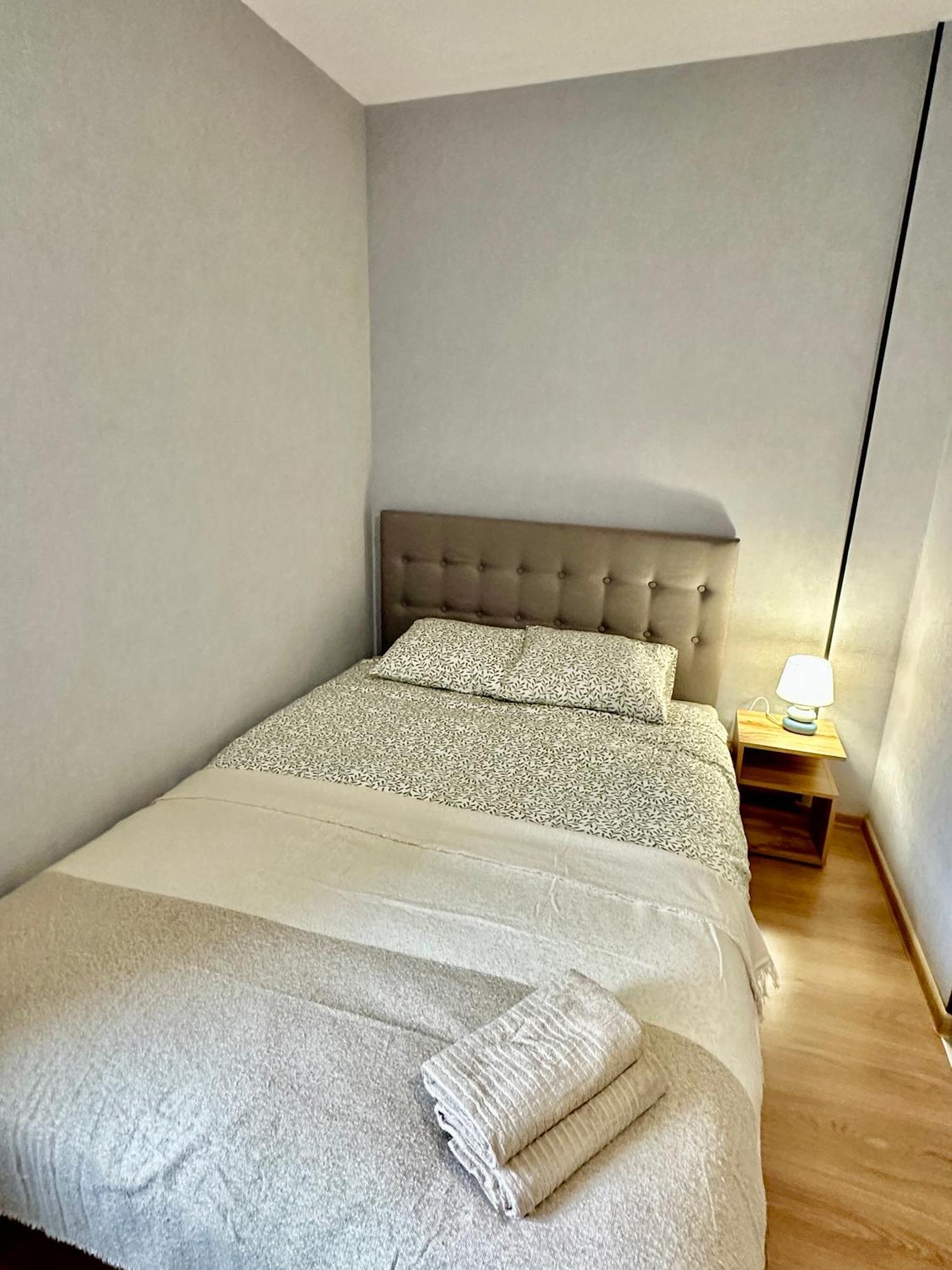 Poziom 4, Prywatna Lazienka, Wspolna Toaleta, Free Wi-fi, Free Parking *