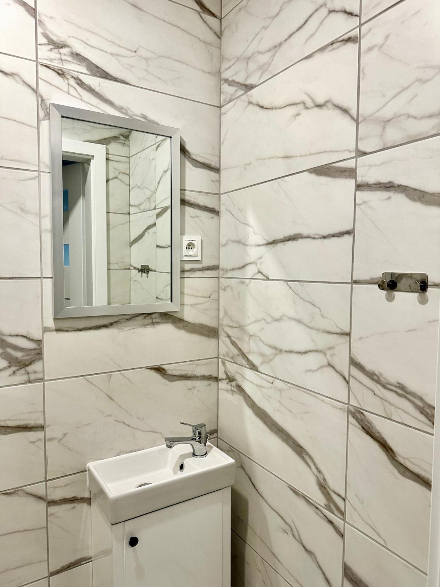 Apartment Poziom 4, Prywatna Lazienka, Wspolna Toaleta, Free Wi-fi, Free Parking Kattowitz