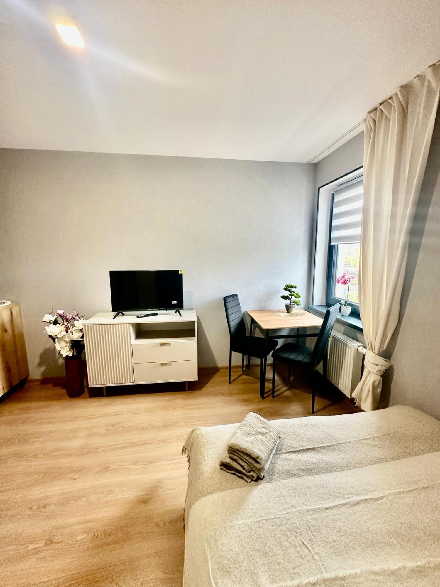 Poziom 4, Prywatna Lazienka, Wspolna Toaleta, Free Wi-fi, Free Parking