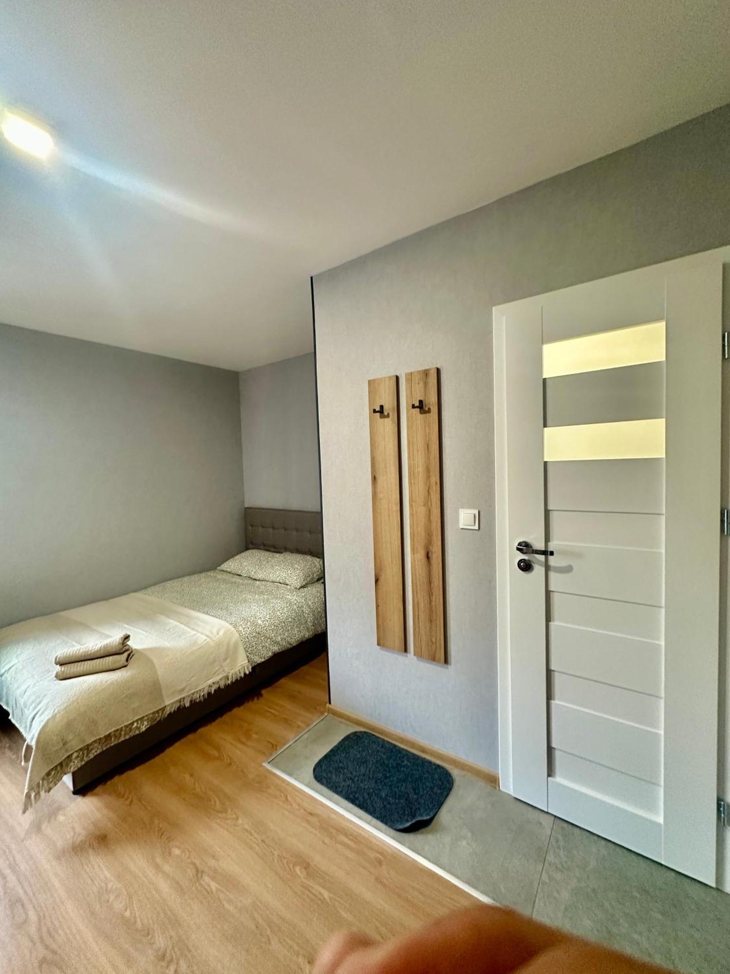 Apartment Poziom 4, Prywatna Lazienka, Wspolna Toaleta, Free Wi-fi, Free Parking