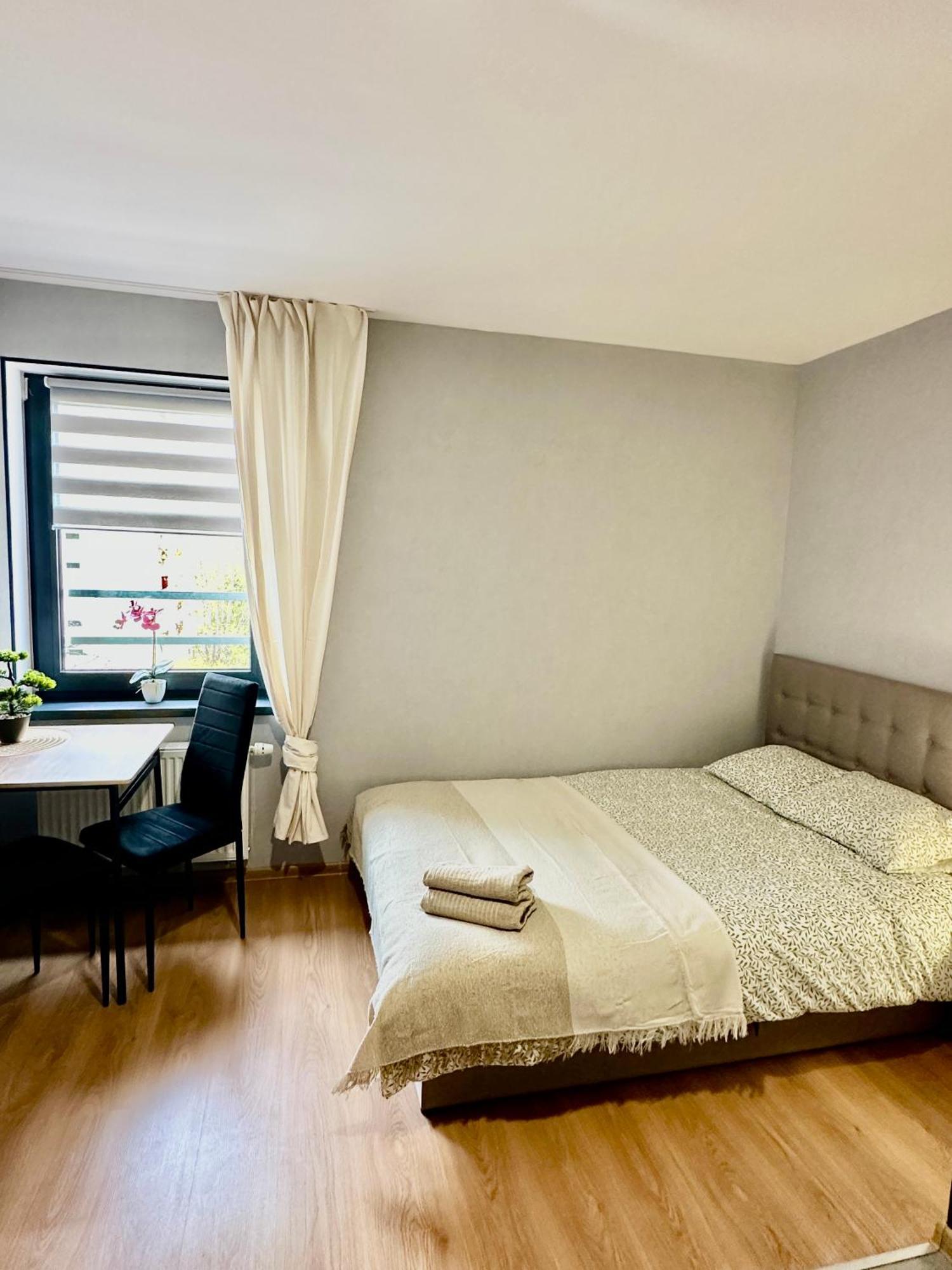 Apartment Poziom 4, Prywatna Lazienka, Wspolna Toaleta, Free Wi-fi, Free Parking Kattowitz