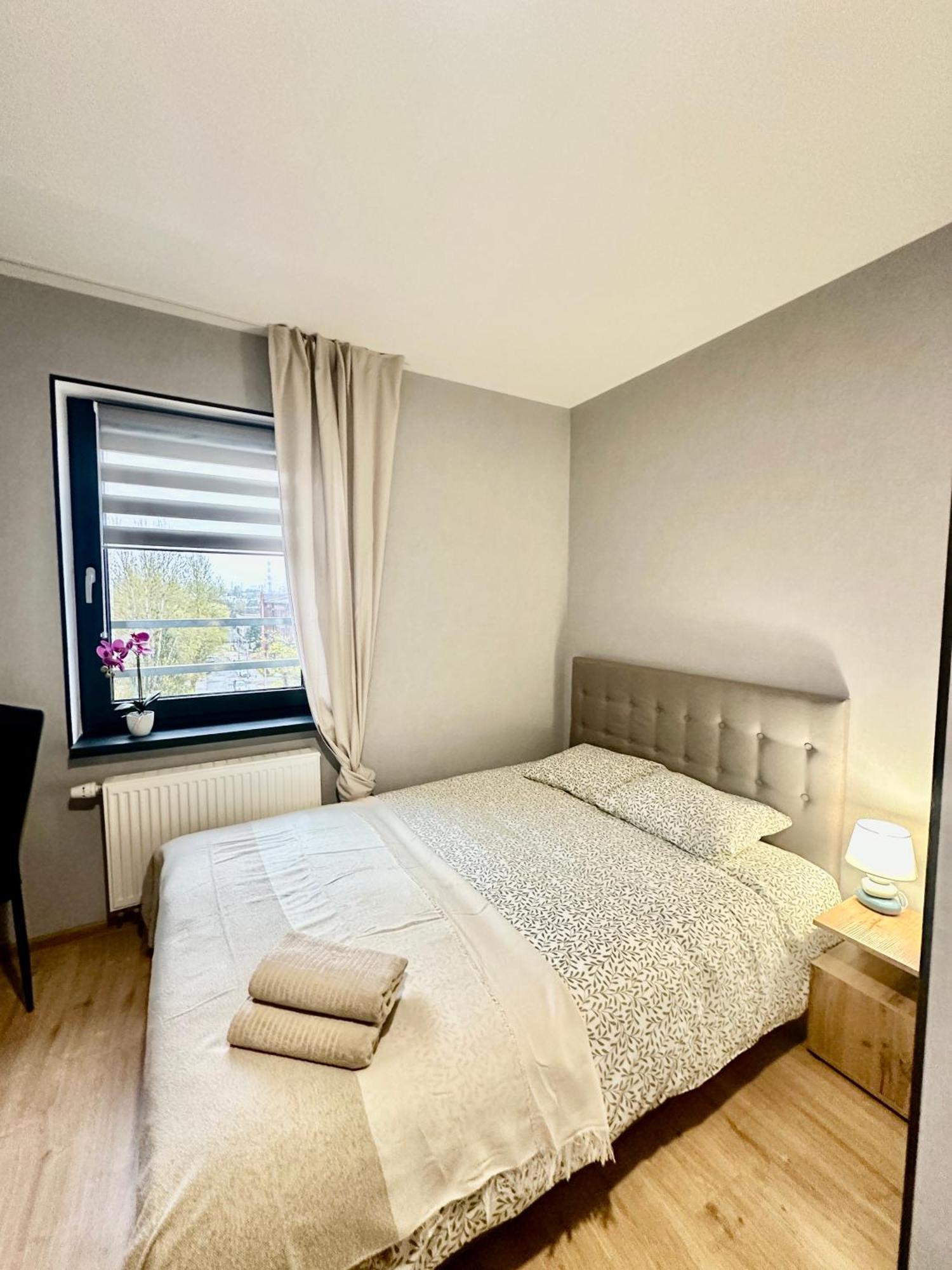Poziom 4, Prywatna Lazienka, Wspolna Toaleta, Free Wi-fi, Free Parking